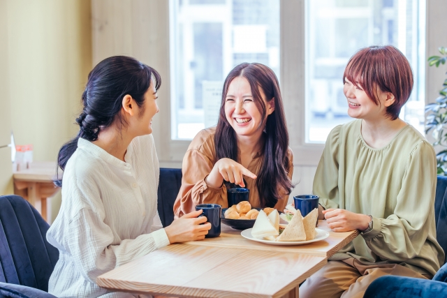 女子会・ランチする女性たち