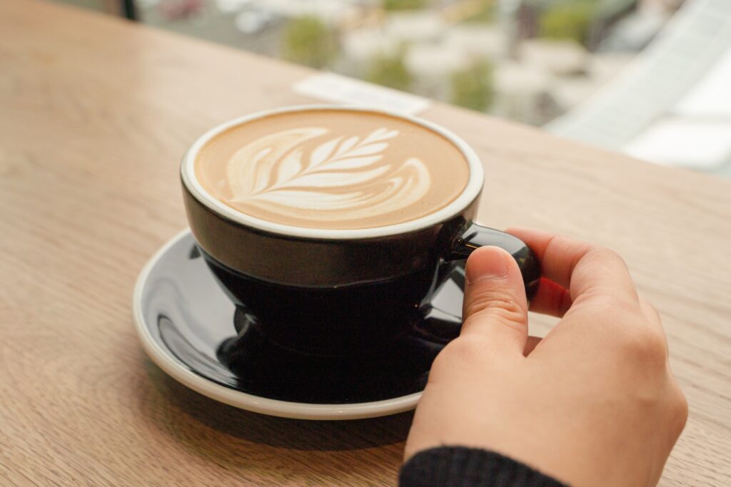 カフェラテとカプチーノのカロリーやカフェイン量の違い